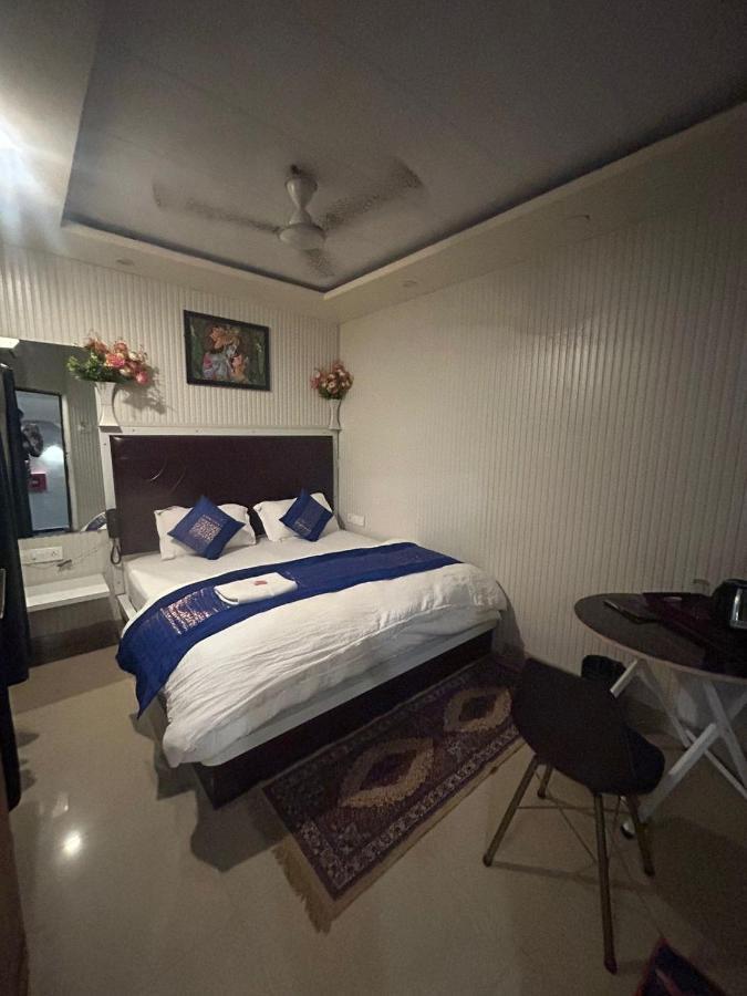 Hotel Ankit Near Assi Ghat Váránaszi Kültér fotó